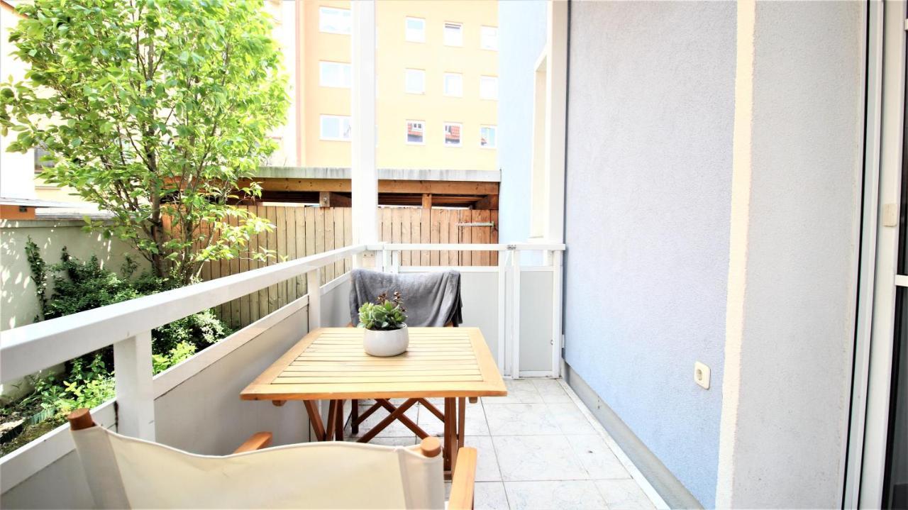 ➤Private Room - Heart Of Downtown With Terrace Βίρτσμπουργκ Εξωτερικό φωτογραφία